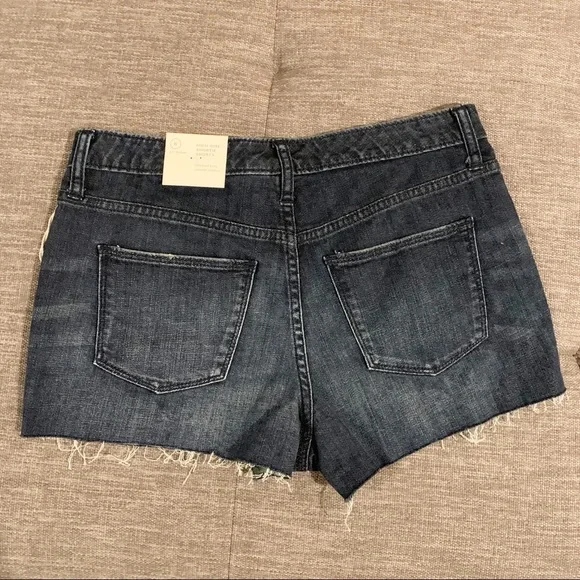 NWT Universal Threads high rise jean shorts 6 - Picture 6 of 9